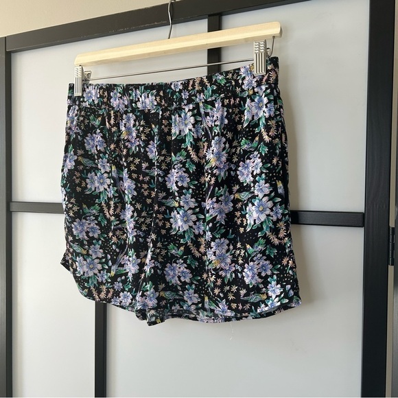 [XS] Anthropologie Relaxed Fit Black Purple & Blue Floral Pattern Short - Picture 4 of 11